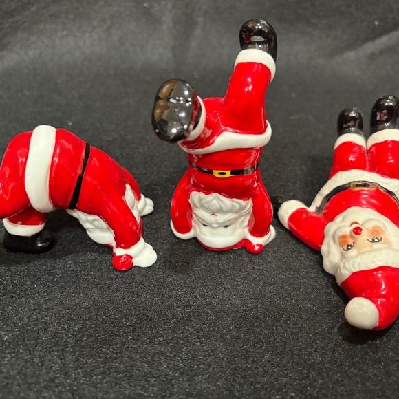 1976 House of Global Arts  Three Santa Claus Figurines Bone China Taiwan - Picture 1 of 7